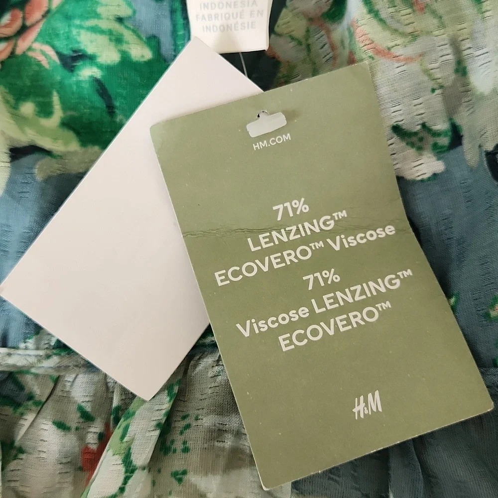 H&M 2/$10 - Picture 4 of 8